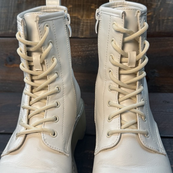 Steve Madden Rubber Platform Lug Sole Bettyy Combat Boots White Women's Size 8 - Picture 14 of 14